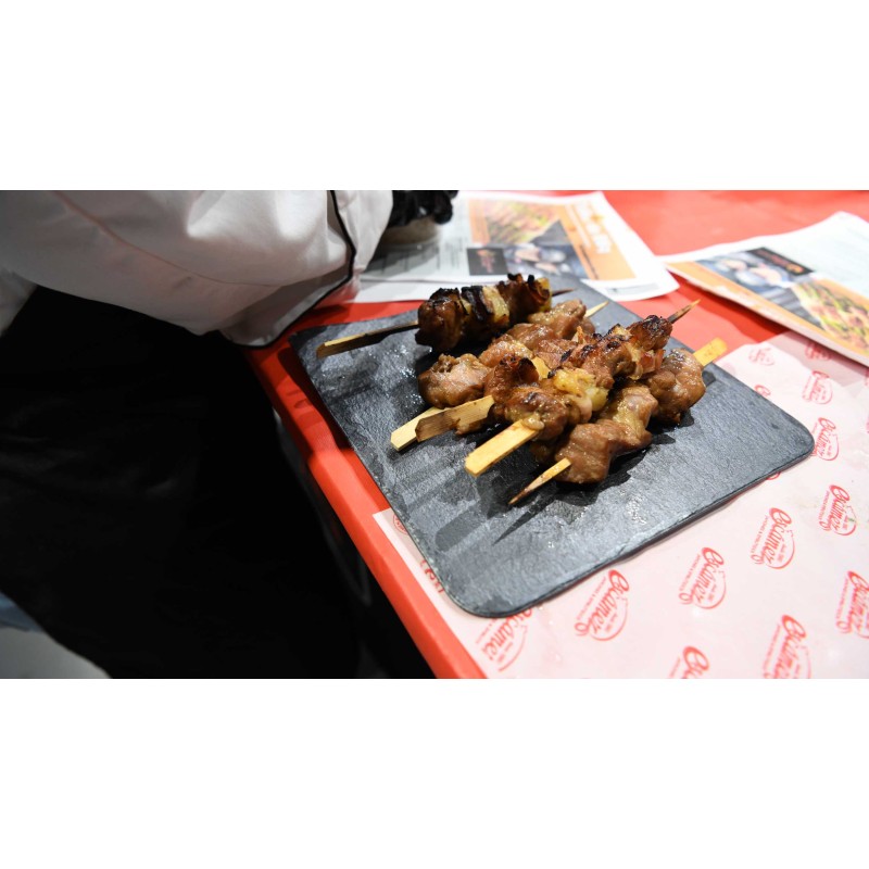Pinchitos de carne con piña