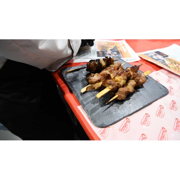 Pinchitos de carne con piña
