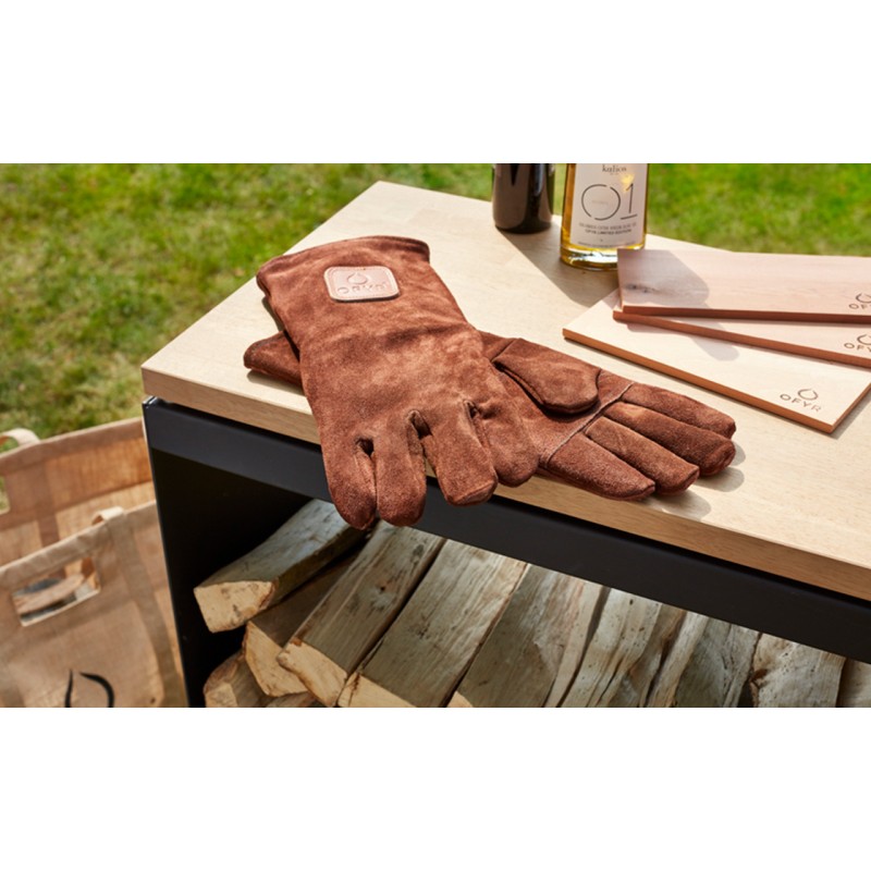 guantes de cuero marrones
