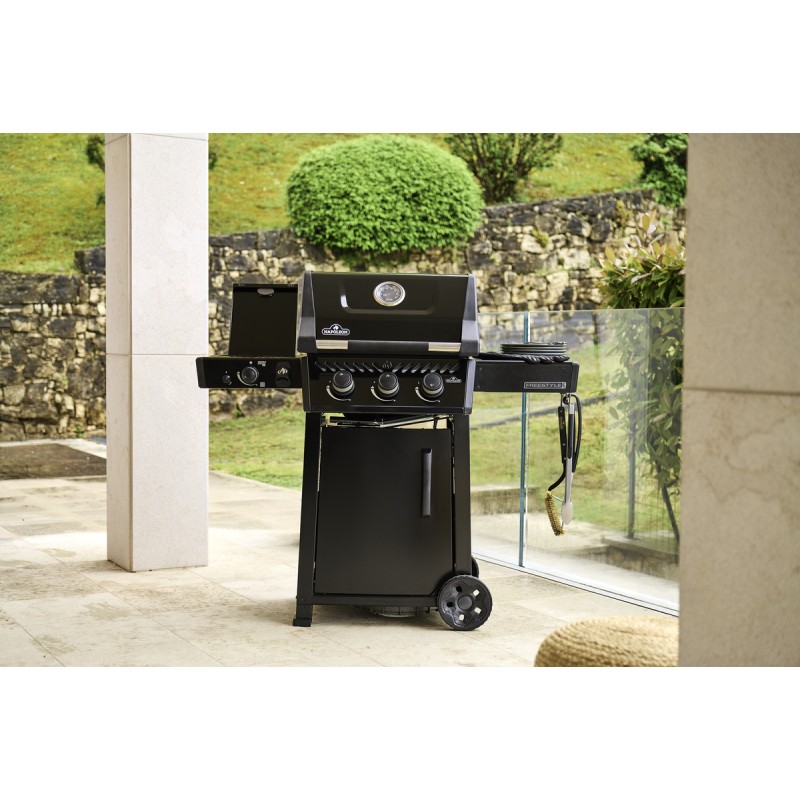 Napoleon Freestyle PRO 365 Negra con Quemador Lateral Sizzle Zone