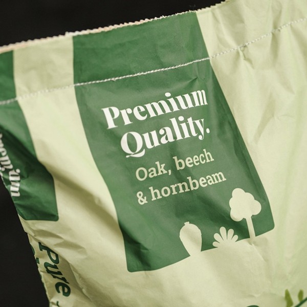 Pure Charcoal 9 kg Big Green Egg