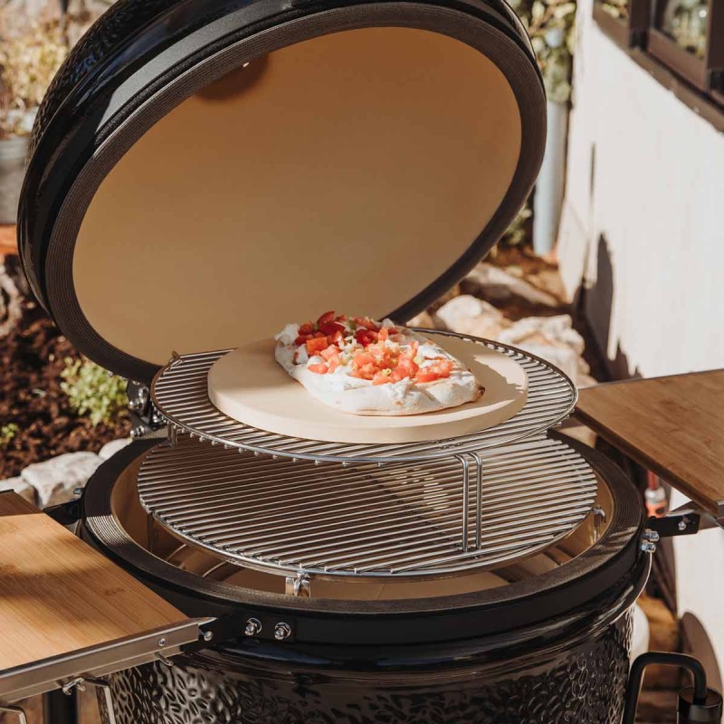 Kamado Monolith ONE.66 con carro y mesas laterales de bambú ø 55 cm