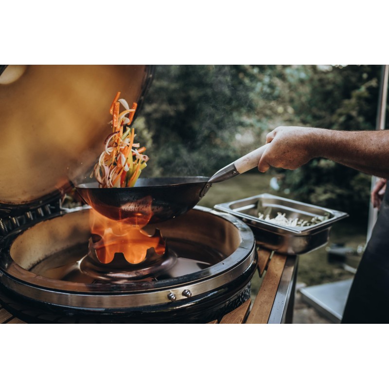 soporte de wok de acero inoxidable
dirige el calor concentrado allí donde se necesita, directamente a la base del wok.
