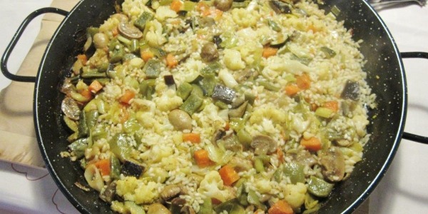 Receta Weber: Paella vegetal a la barbacoa